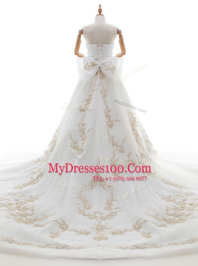 White Strapless Neckline Appliques and Bowknot Wedding Dress Sleeveless Lace Up