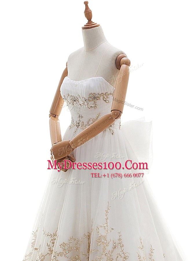 White Strapless Neckline Appliques and Bowknot Wedding Dress Sleeveless Lace Up