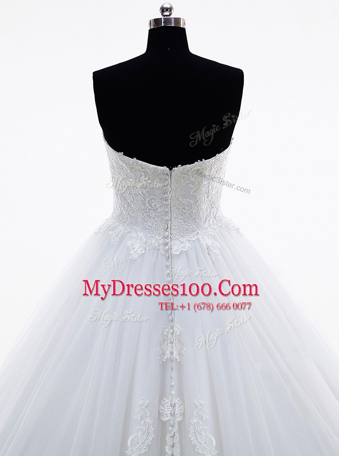 Best White Ball Gowns Strapless Sleeveless Tulle With Brush Train Clasp Handle Lace and Appliques Wedding Dresses