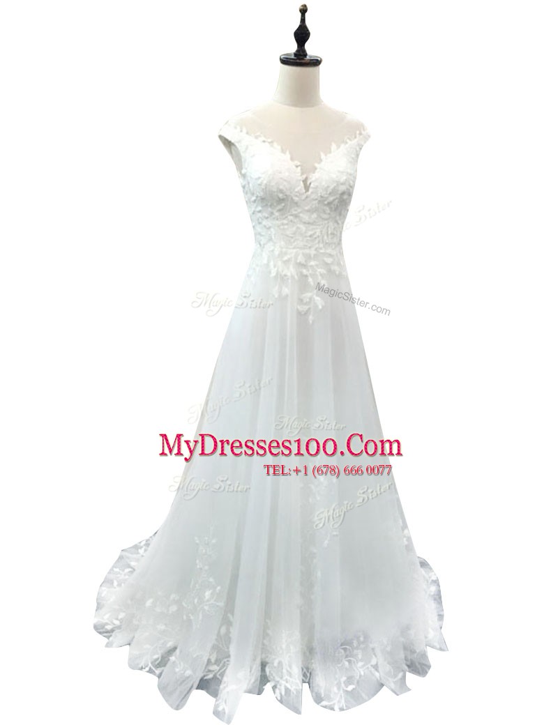 Scoop Sleeveless Tulle With Brush Train Clasp Handle Wedding Gown in White with Lace