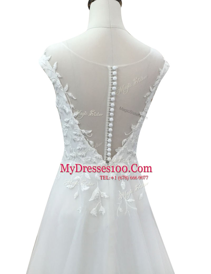 Scoop Sleeveless Tulle With Brush Train Clasp Handle Wedding Gown in White with Lace