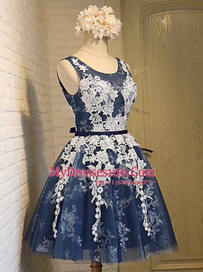 Scoop Sleeveless Appliques Lace Up Cocktail Dress