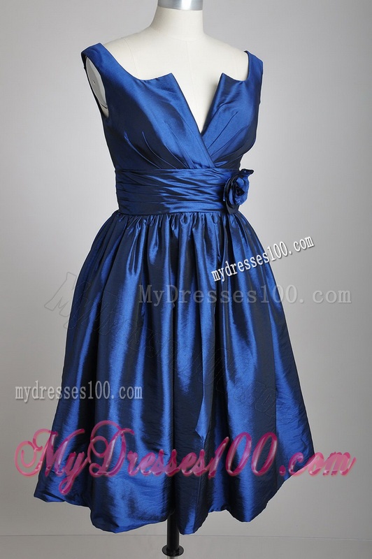 Exquisite Open Back Hand Crafted Flower Mother of The Bride Dress in Royal Blue