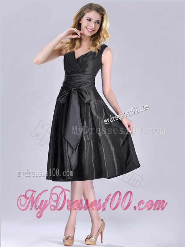 Popular Empire Black Tea Length Mother of The Bride Dress with Ruching and Bowknot