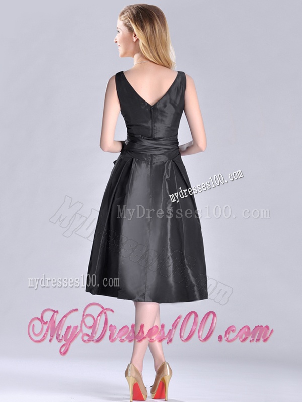 Popular Empire Black Tea Length Mother of The Bride Dress with Ruching and Bowknot