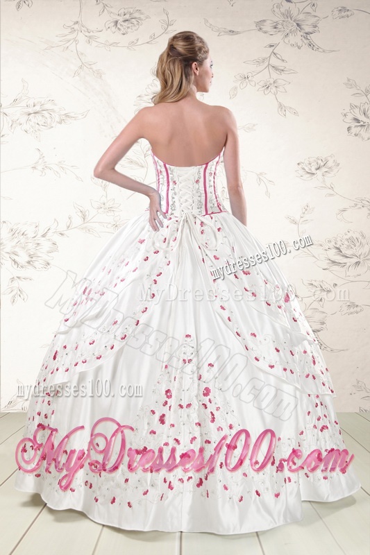 2016 Cheap Strapless Quinceanera Dresses with Appliques