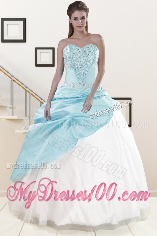 2016 Pretty Blue and White Quinceanera Dresses with Beading and Pick Ups
