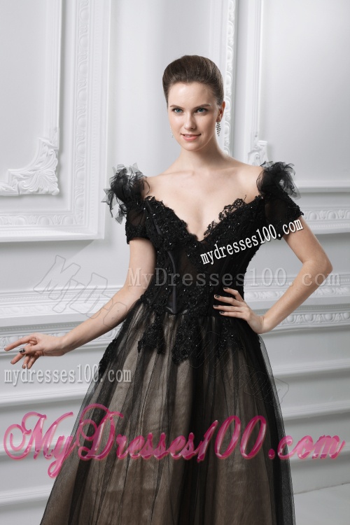 2016 New A-line Appliques V-neck Tulle Black Evening Dress