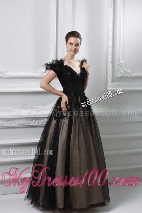 2016 New A-line Appliques V-neck Tulle Black Evening Dress