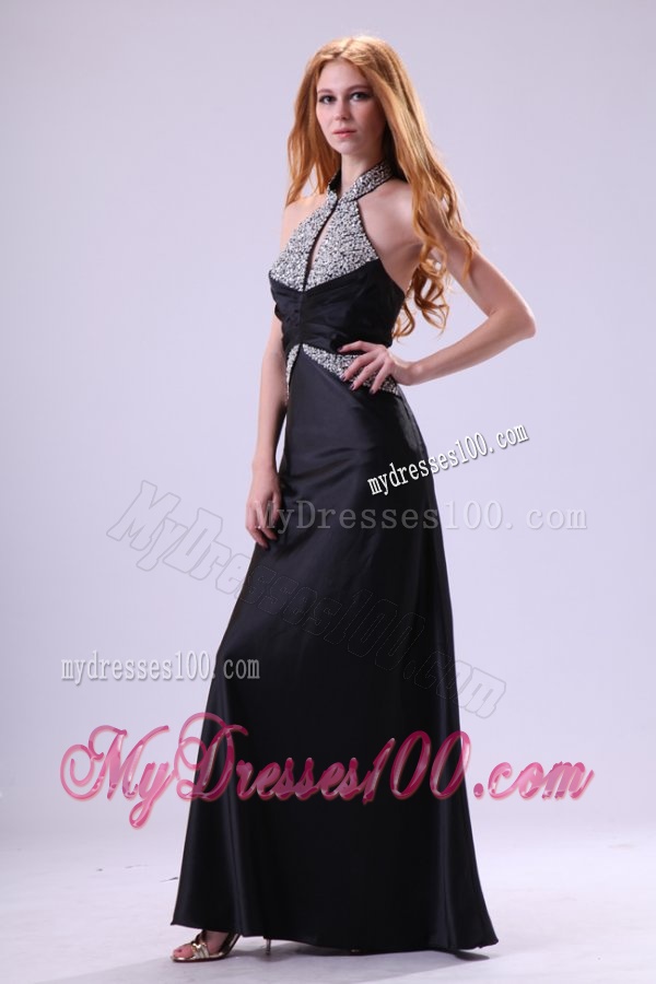 Fashionable Black Column Halter Top Neck Evening Dress with Beading