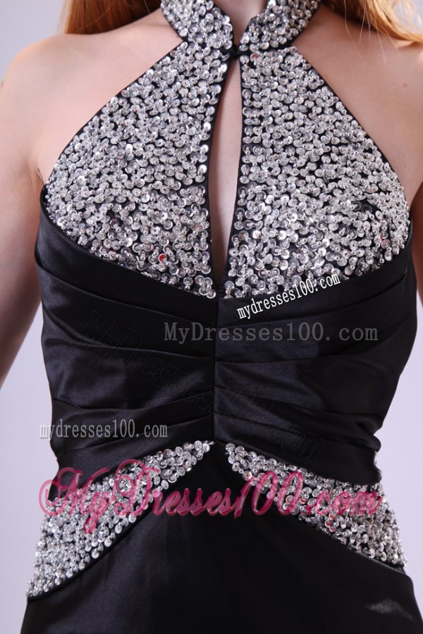 Fashionable Black Column Halter Top Neck Evening Dress with Beading