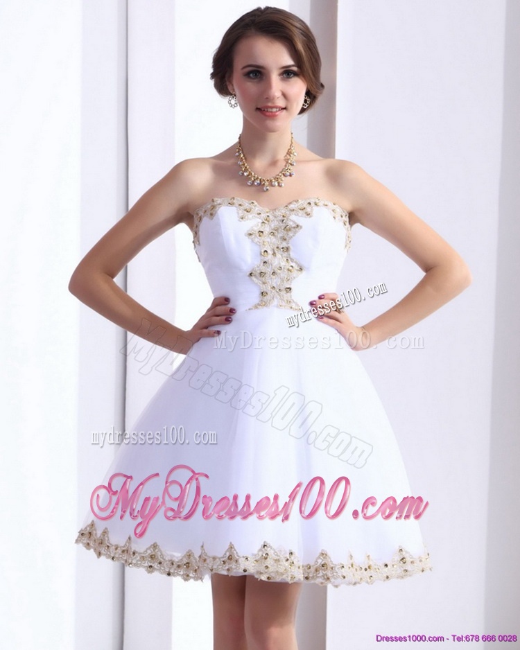 White Sweetheart Beaing Evening Gown with Appliques