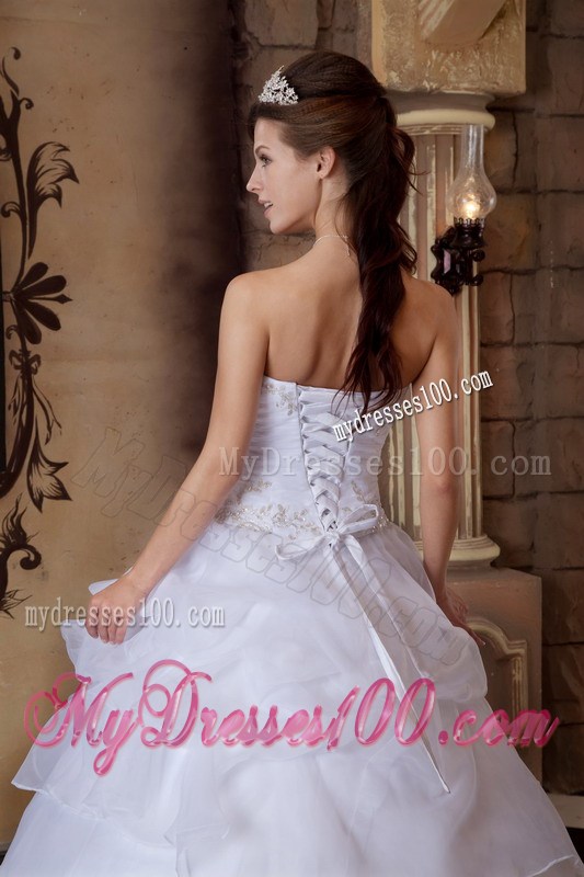 Ball Gown Strapless Floor-length Appliqued White Quinceanera Dress