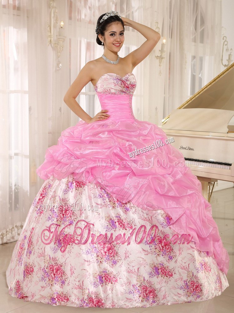Rose Pink Dresses for a Quinceanera Made of Floral Printing