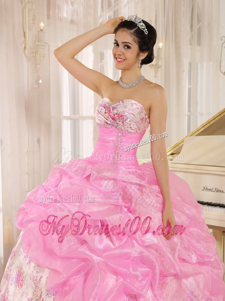 Rose Pink Dresses for a Quinceanera Made of Floral Printing