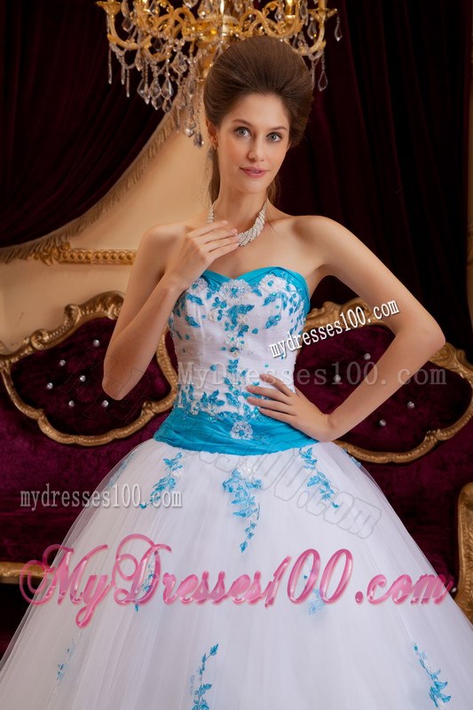 White A-line Sweetheart Floor-length Tulle Appliques Quinceanera Dress