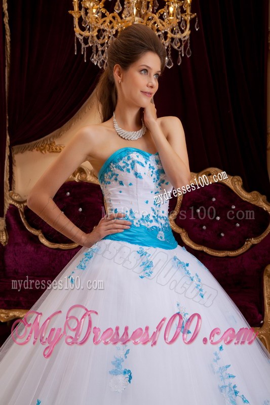 White A-line Sweetheart Floor-length Tulle Appliques Quinceanera Dress