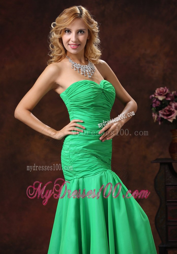 2013 Sexy Green Mermaid Sweetheart Evening Dress With Ruching