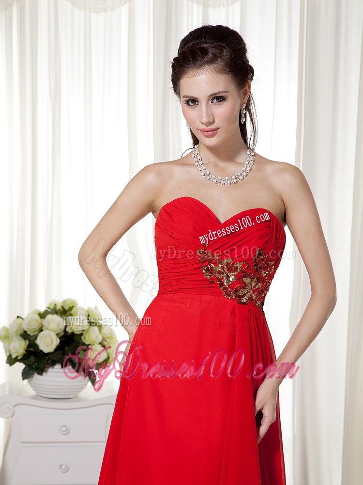 Red Sweetheart Brush Train Appliques and Ruches Evening Dresses