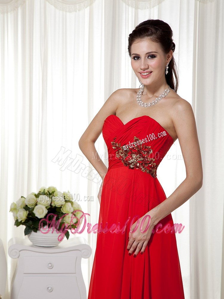 Red Sweetheart Brush Train Appliques and Ruches Evening Dresses