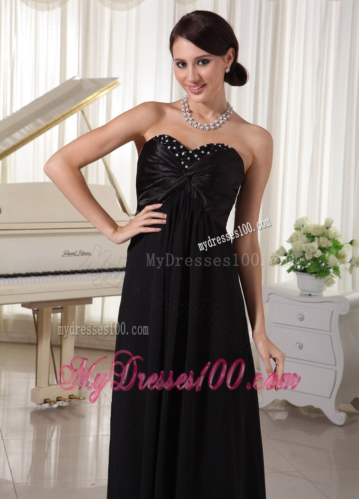 2013 Sweetheart Beaded Black Graduation Dresses For Formal Evening