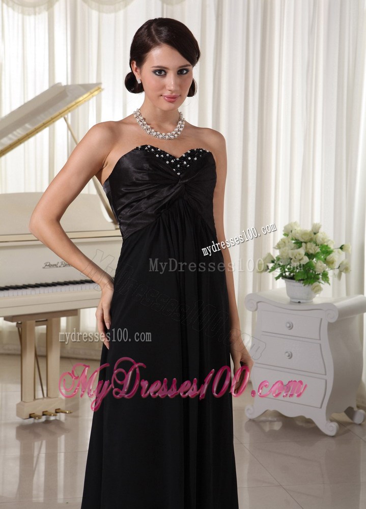 2013 Sweetheart Beaded Black Graduation Dresses For Formal Evening