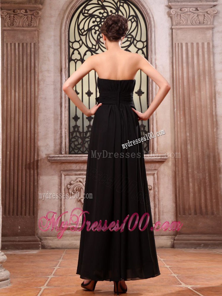 2013 Cheap Black Prom Dress with Ankle-length Hand Made Flowers