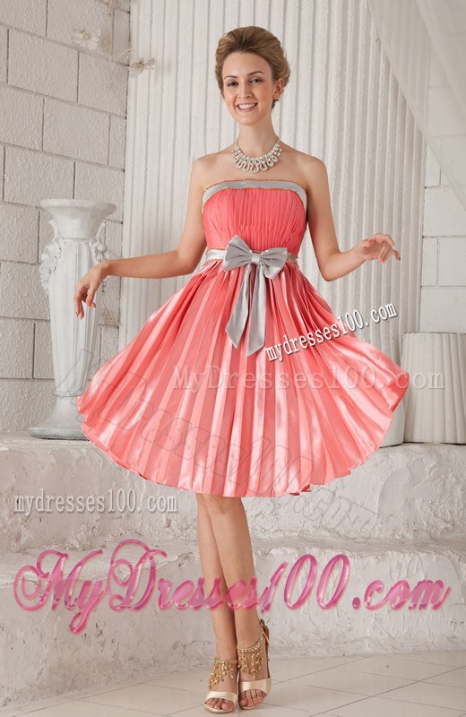 Watermelon Sheath Strapless Knee-length Graduation Dresses with Bow
