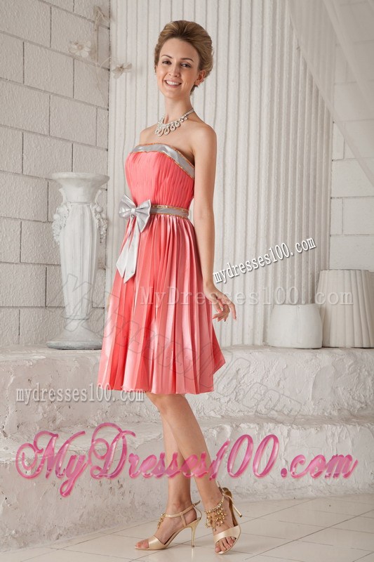 Watermelon Sheath Strapless Knee-length Graduation Dresses with Bow