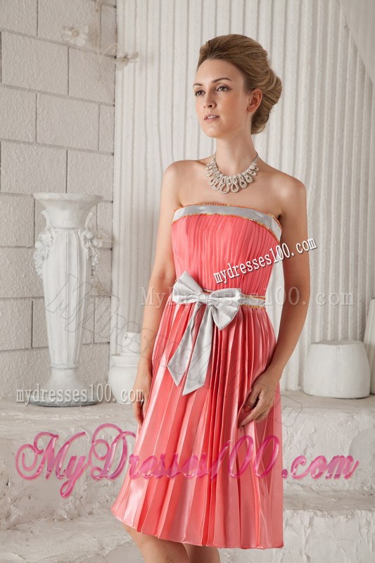 Watermelon Sheath Strapless Knee-length Graduation Dresses with Bow