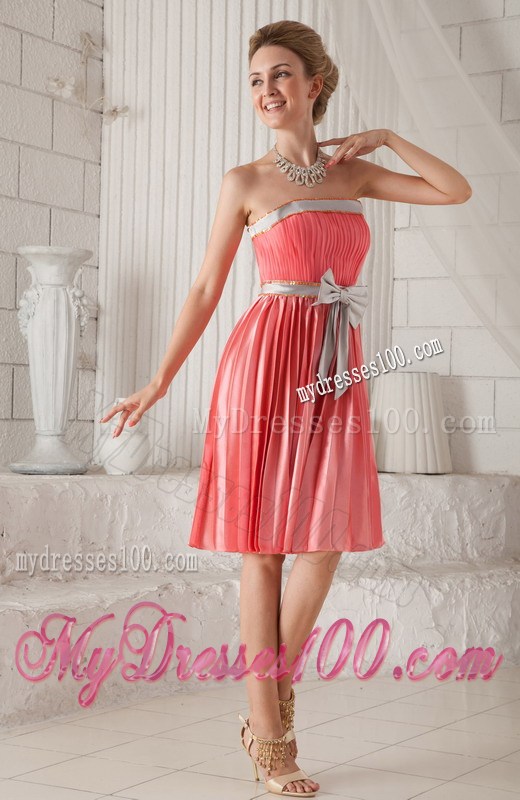 Watermelon Sheath Strapless Knee-length Graduation Dresses with Bow