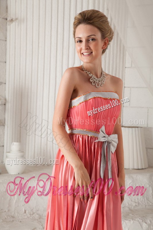Watermelon Sheath Strapless Knee-length Graduation Dresses with Bow