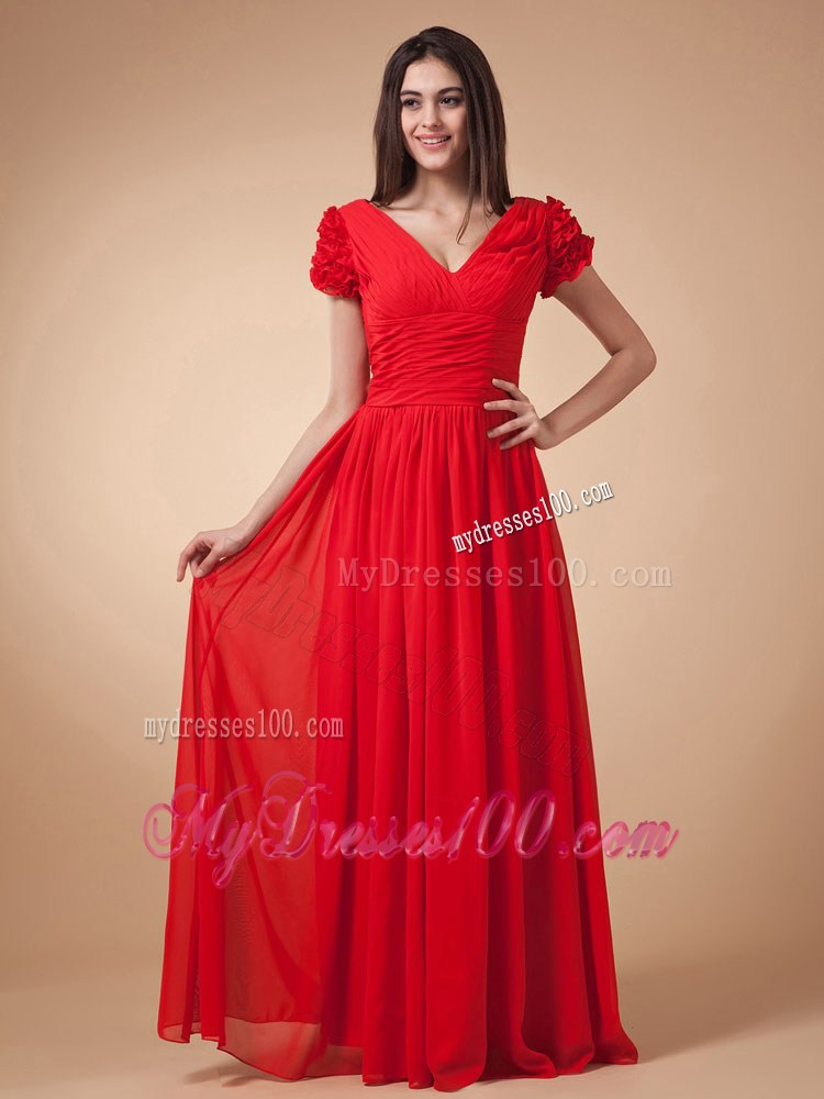 Wine Red Empire V-neck Ruched Graduation Dress with Short Sleeves