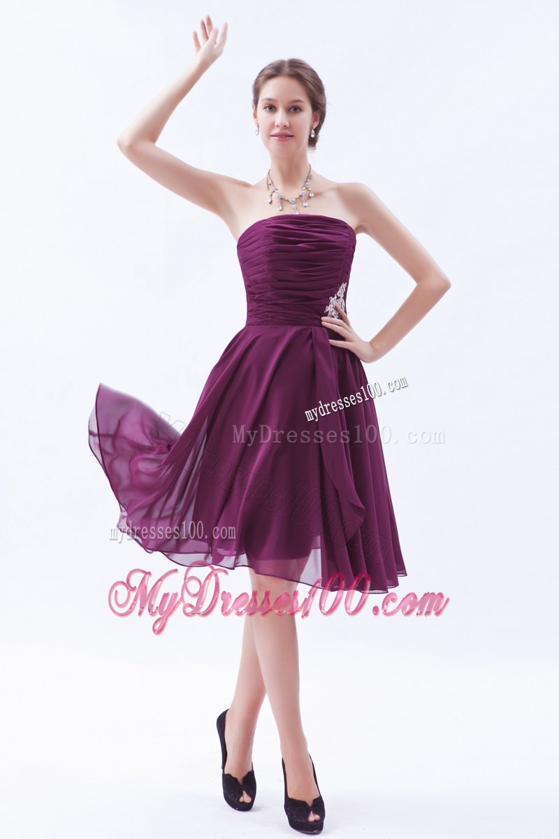 Dark Purple Strapless Homecoming Dresses with Appliques and Ruching