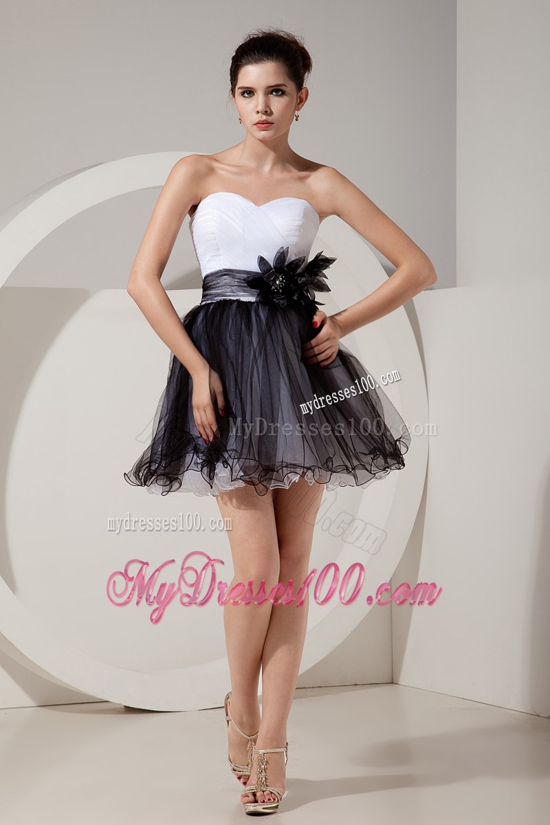 Black and White Short Homecoming Dresses Sweetheart Hand Flowers