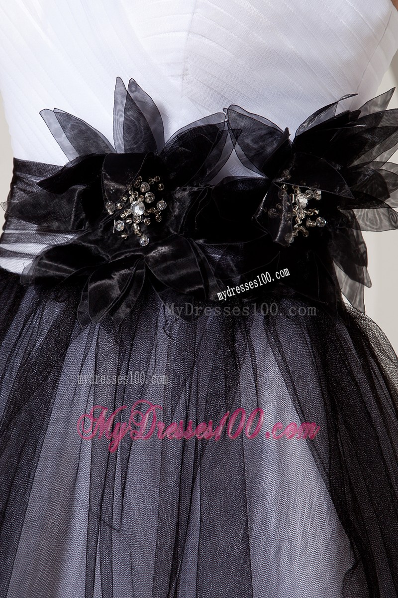 Black and White Short Homecoming Dresses Sweetheart Hand Flowers