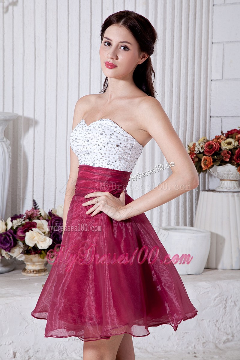 2013 Burgundy Sweetheart Homecoming Dresses with Beading 