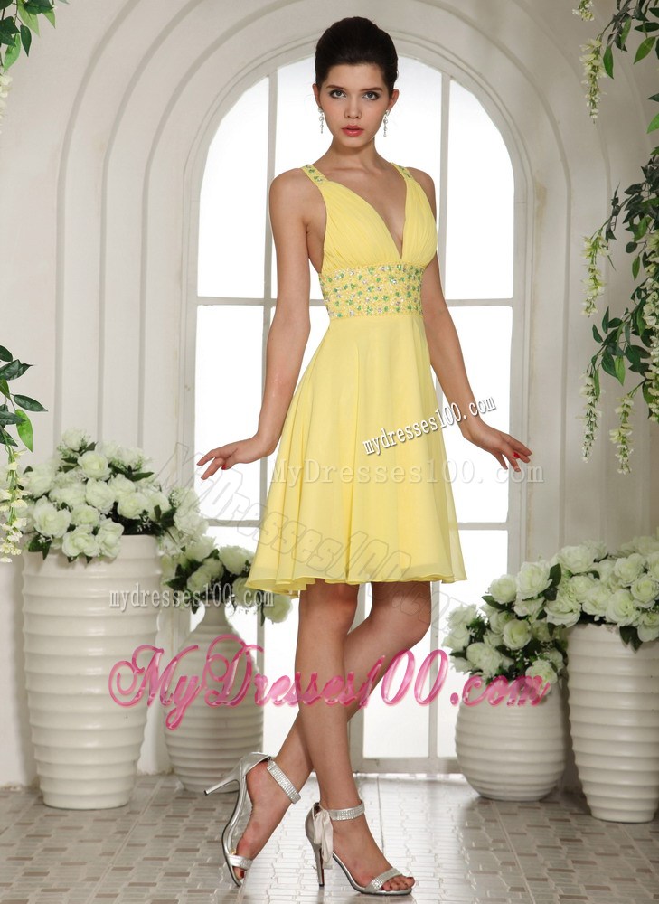 Light Yellow V-neck Empire Homecoming Dresses With Beaded