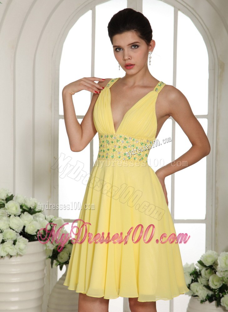 Light Yellow V-neck Empire Homecoming Dresses With Beaded