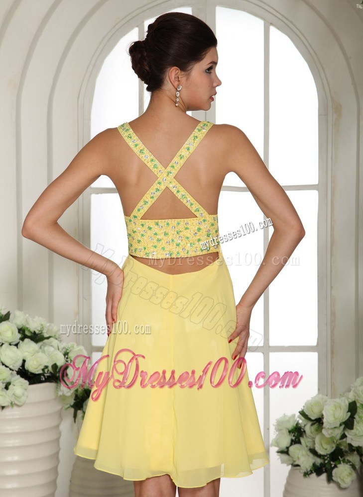 Light Yellow V-neck Empire Homecoming Dresses With Beaded