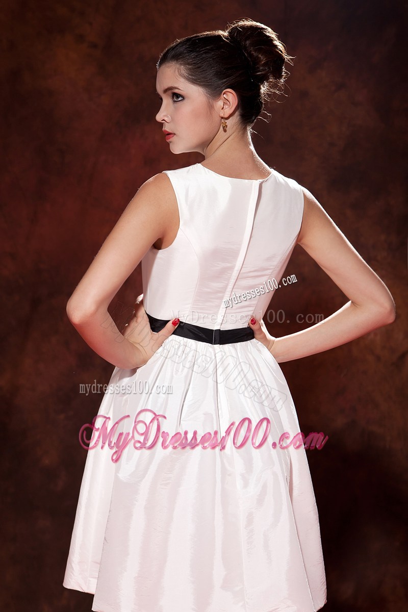 2013 Modest White Princess Homecoming Dresses Bateau with Belt