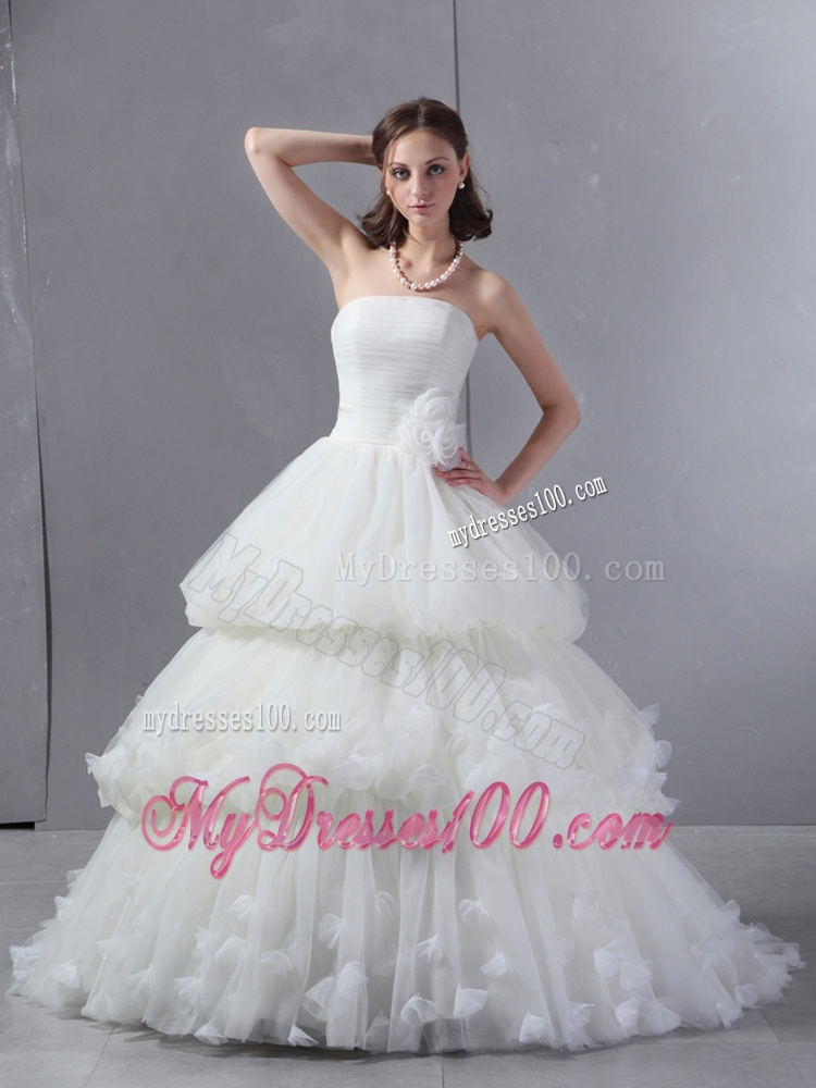 2016 Classical Strapless Wedding Dress with Ruffles and Ruching