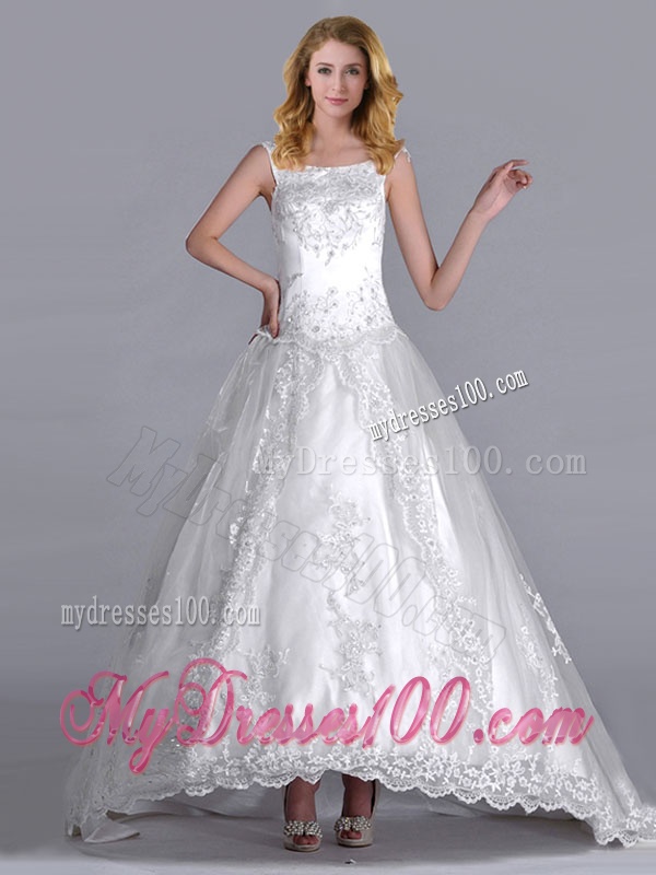 2016 Elegant Scoop Brush Train Tulle Wedding Dress with Beading and Embroidery