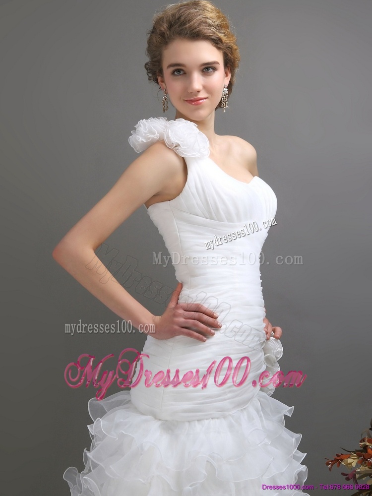 2016 Exquisite One Shoulder Wedding Dress with Ruching and Hand Made Flowers