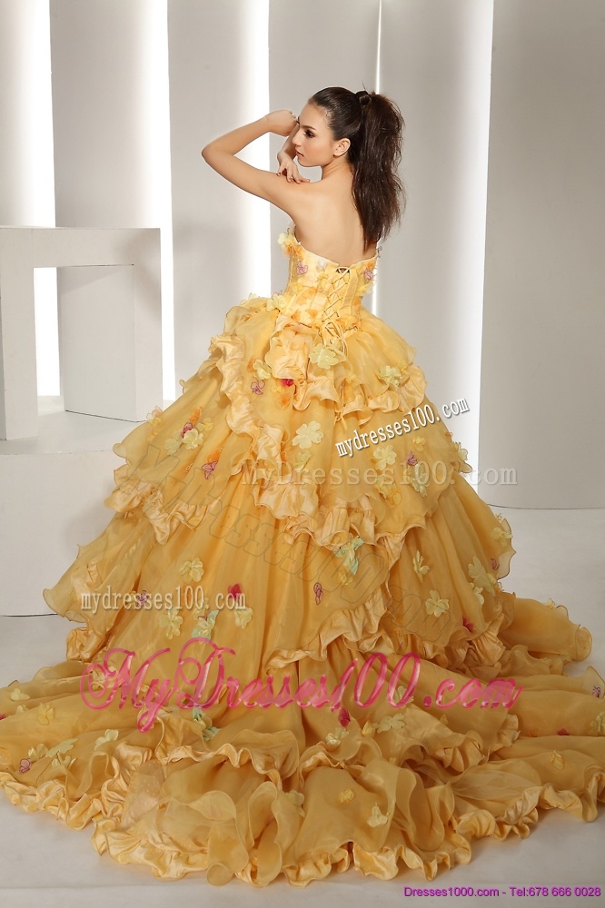 2016 Strapless Gold Wedding Dresses with Hand Made Flower and Chapel Train