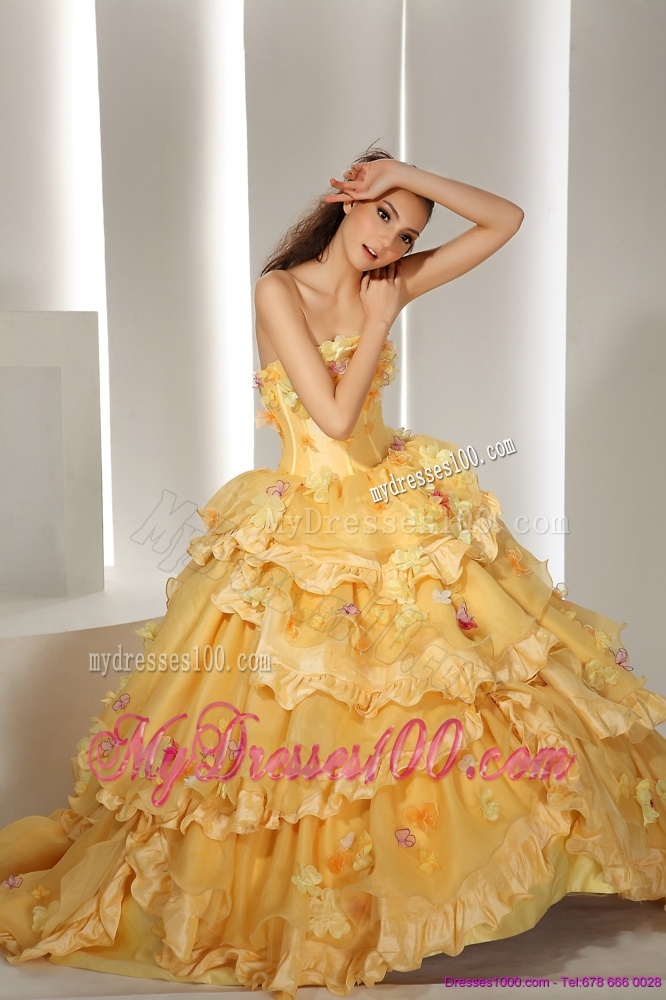 2016 Strapless Gold Wedding Dresses with Hand Made Flower and Chapel Train