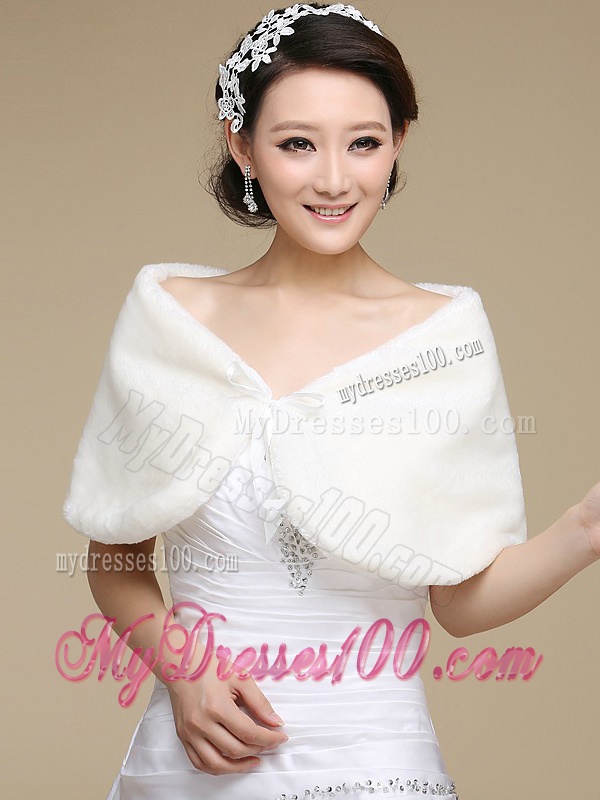 Discount White Column Lace Wedding Dresses with Brush Train and Hand Made Flower