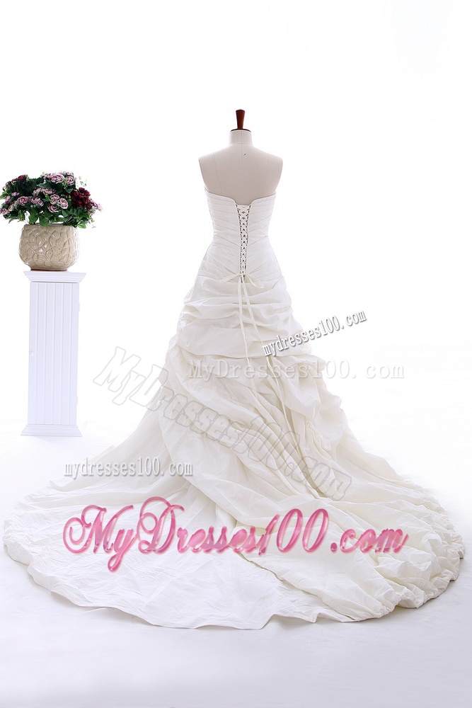 Luxurious Ruching Chapel Train Wedding Dresses for 2016