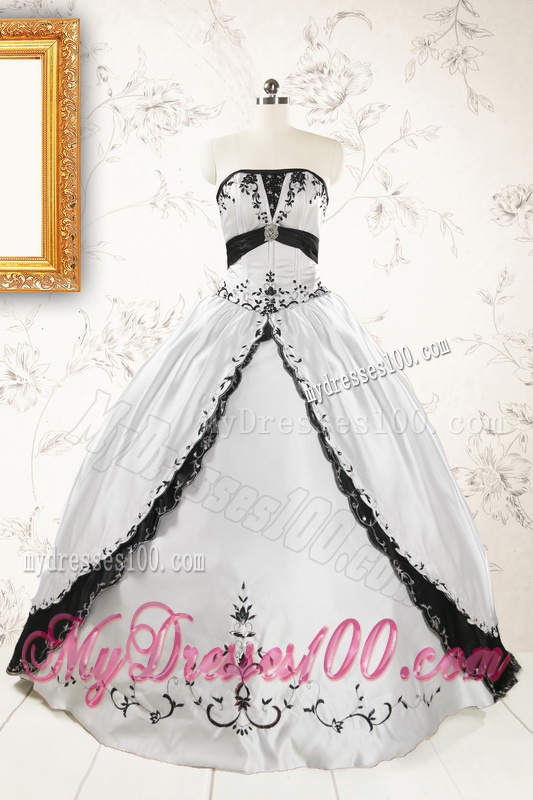 2016 Customize Embroidery White and Black Quinceanera Dresses