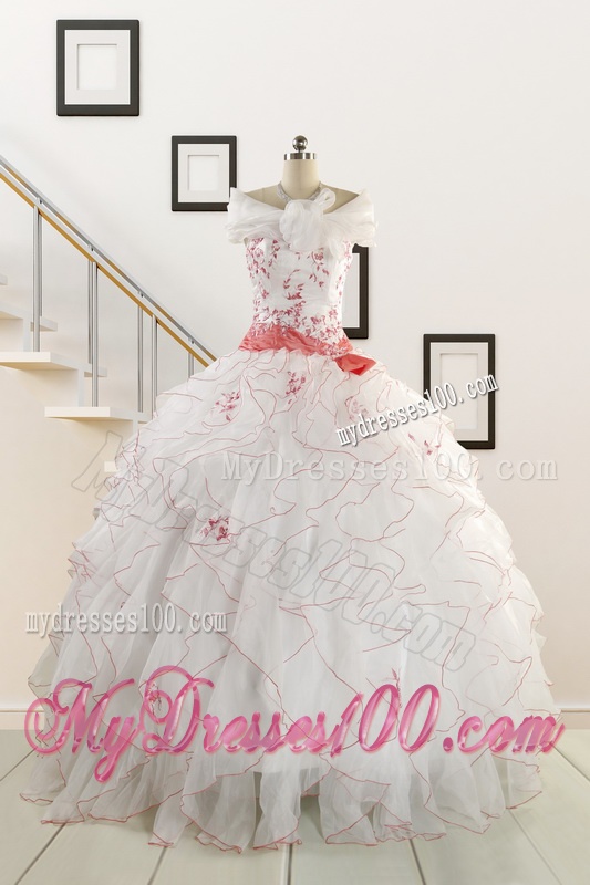 2016 Elegant Sweetheart Quinceanera Dresses with Appliques and Belt